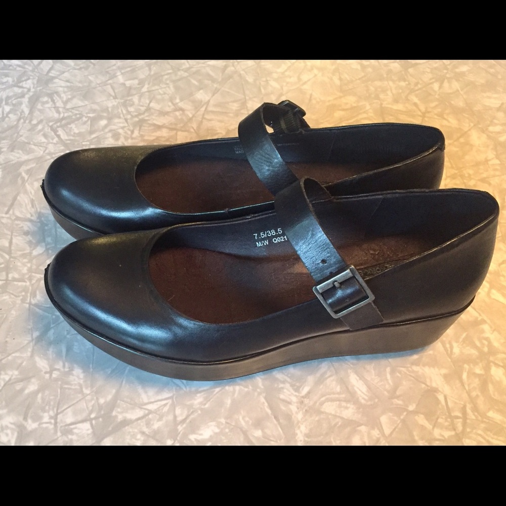 Kork Ease 7.5 Mary Jane Platforms