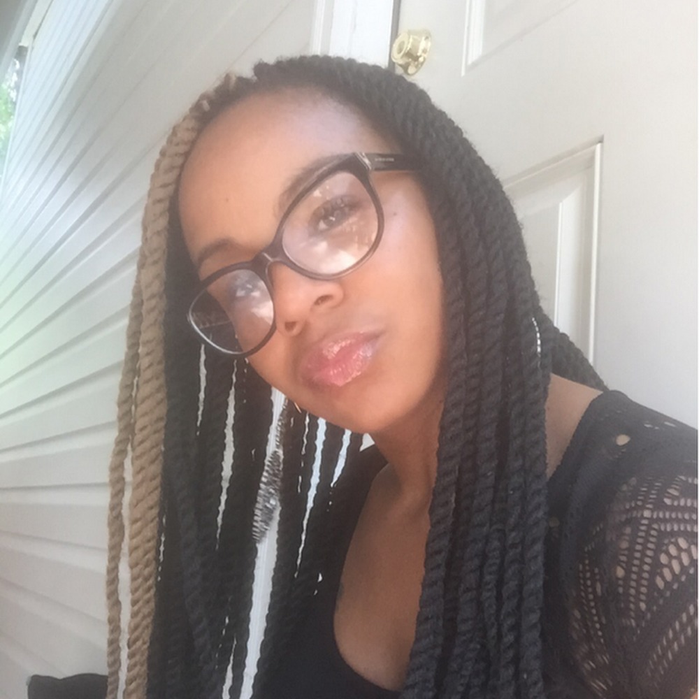 Meet your Posher, Latisha