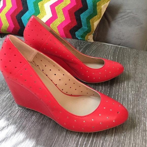 Sole Society Shoes - Sole Society So-Dea Red Spring Wedge Size 8.5