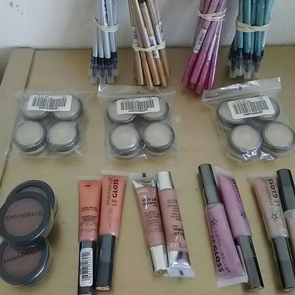 Cosmetics - Picture 2 of 8