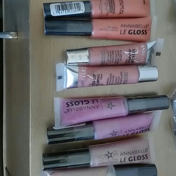 Cosmetics - Picture 4 of 8