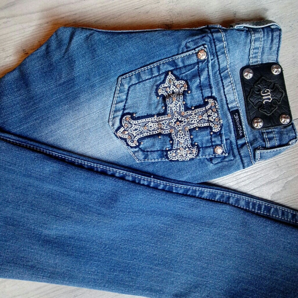 💥Weekend Sale💥 Miss Me Skinny Jeans.