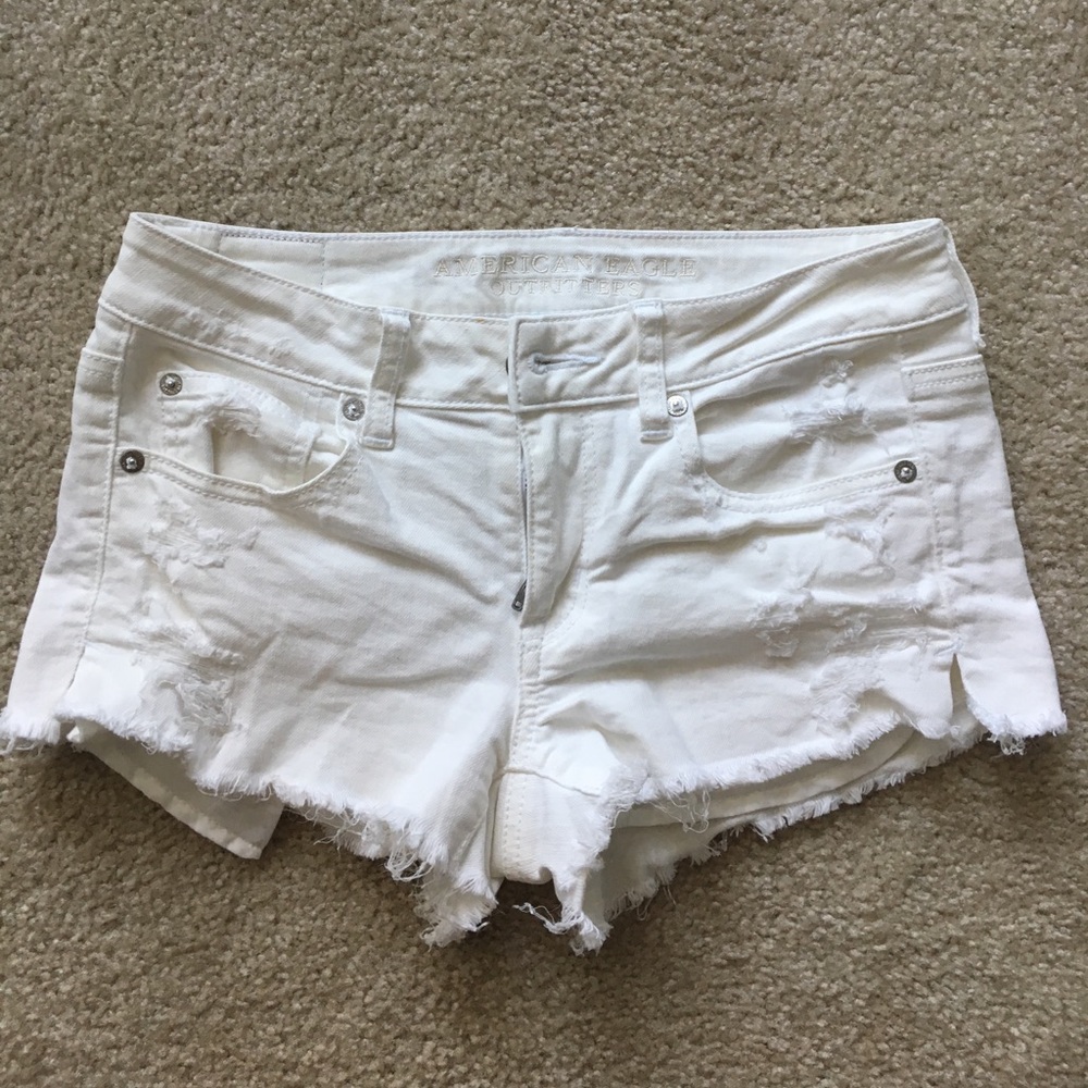 American eagle white shorts