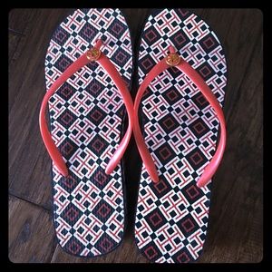 Black and red wedge flip flops!