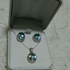Beautiful Blue Topaz&Sterling Silver Necklace Set