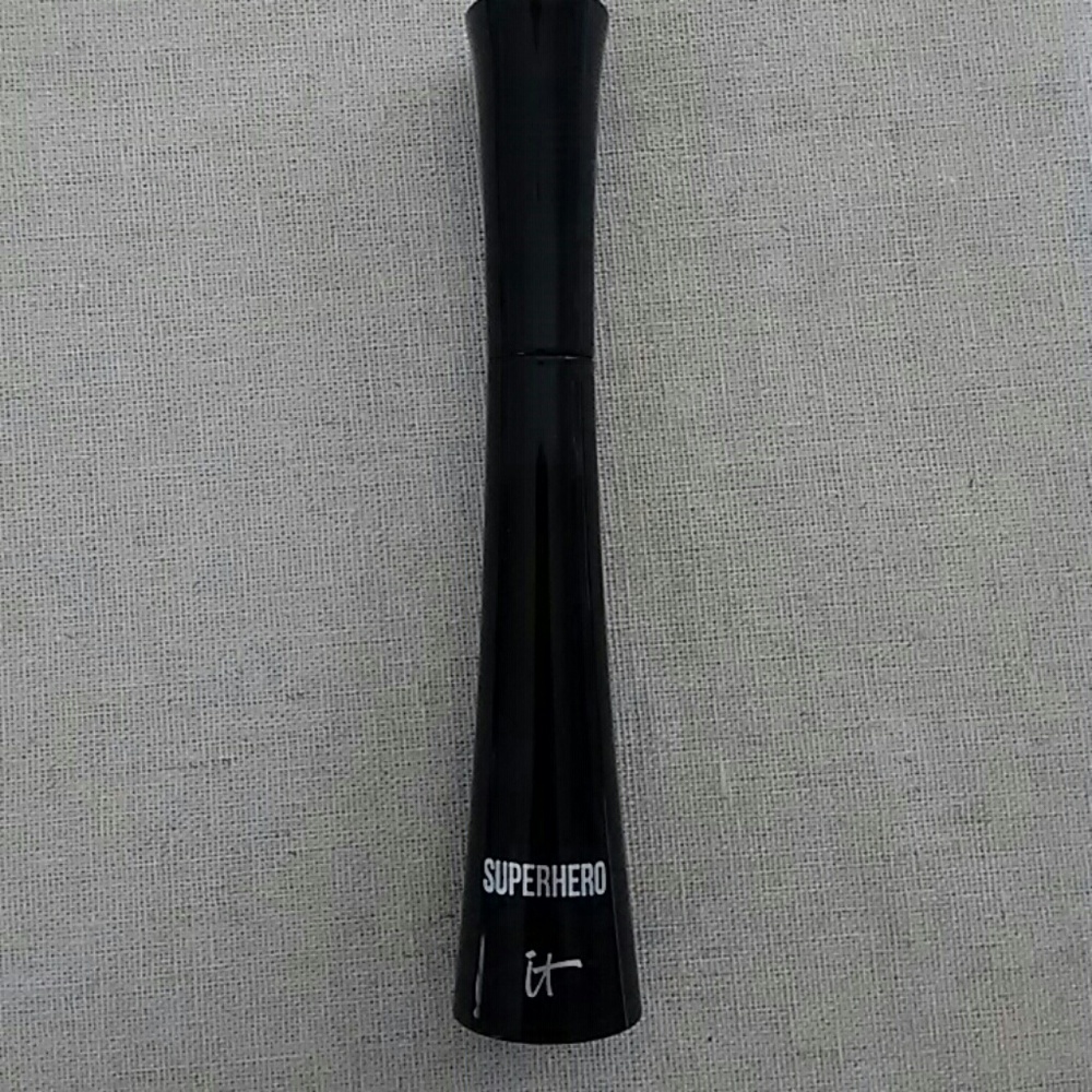 iT Cosmetics Superhero Mascara