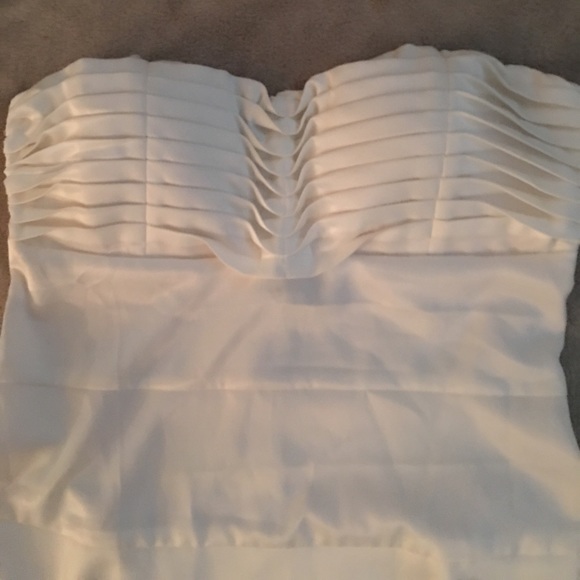 WHITE DRESS TOP SIZE MEDIUM BEBE TOP TAG MISSING - Picture 2 of 3