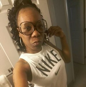 Meet your Posher, Latasha