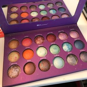 Bah cosmetics galaxy chic palette