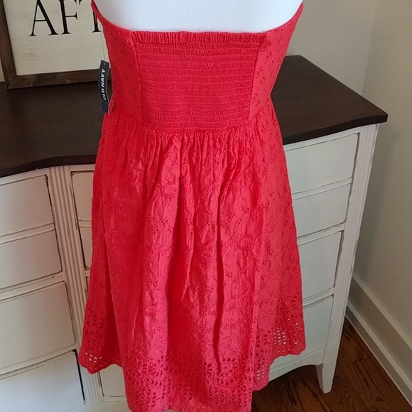 pink Eyelit lace dress - Picture 6 of 8