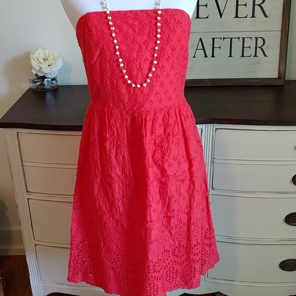 pink Eyelit lace dress - Picture 4 of 8