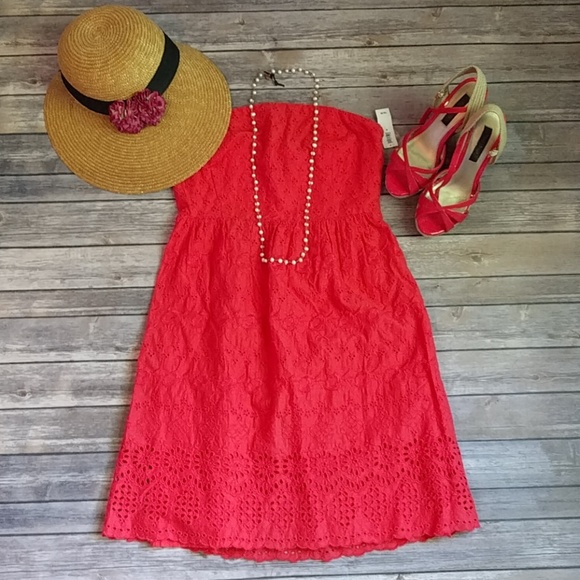 pink Eyelit lace dress - Picture 3 of 8