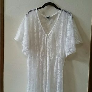White lace duster