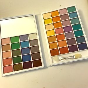 Elf cosmetics chic eyeshadow book