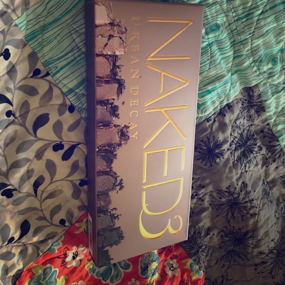 Naked3 eyeshadow palette