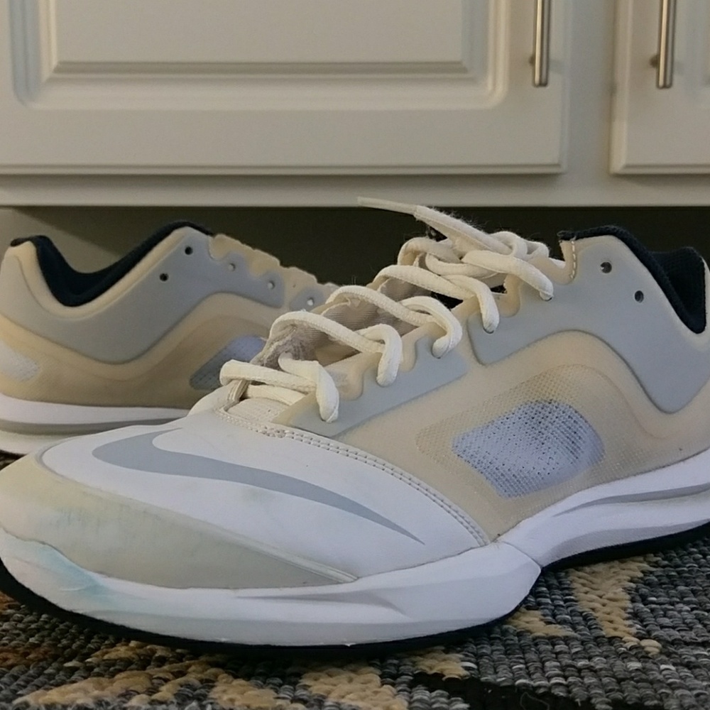 Nike tennis shoes