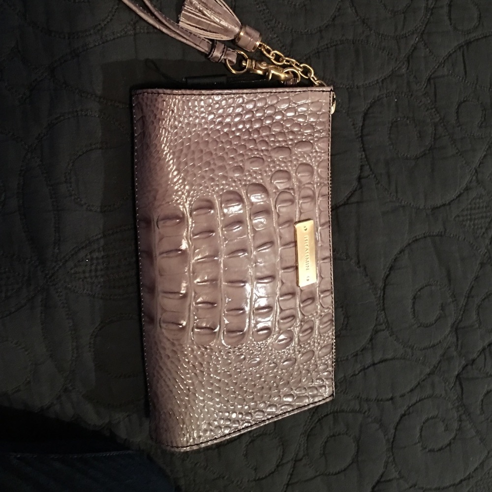 Brahmin wristlet