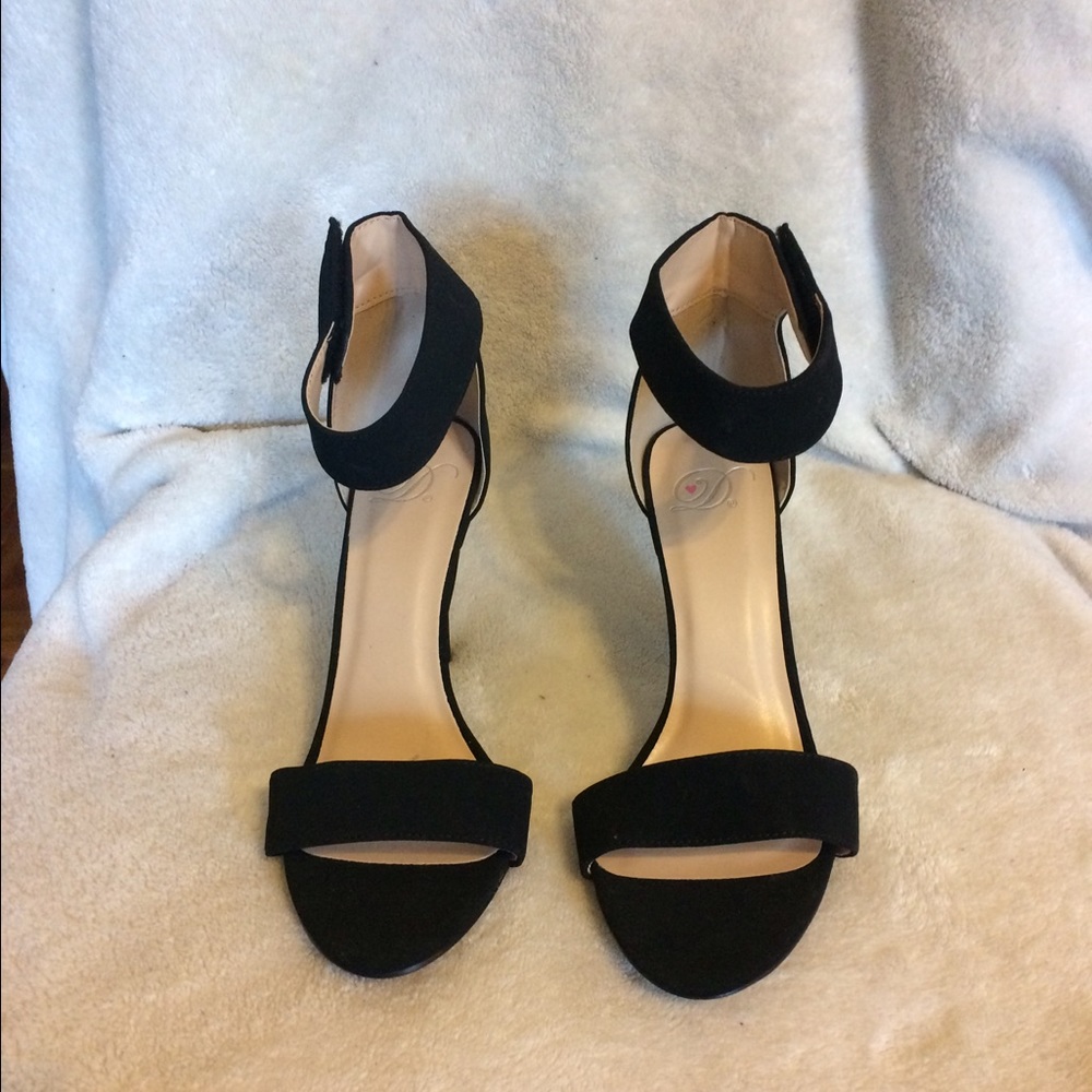 Dressy sandals