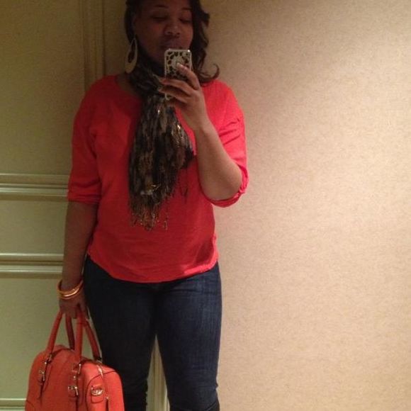 Meet your Posher, Monique - Picture 1 of 1