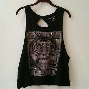 Lion print tank