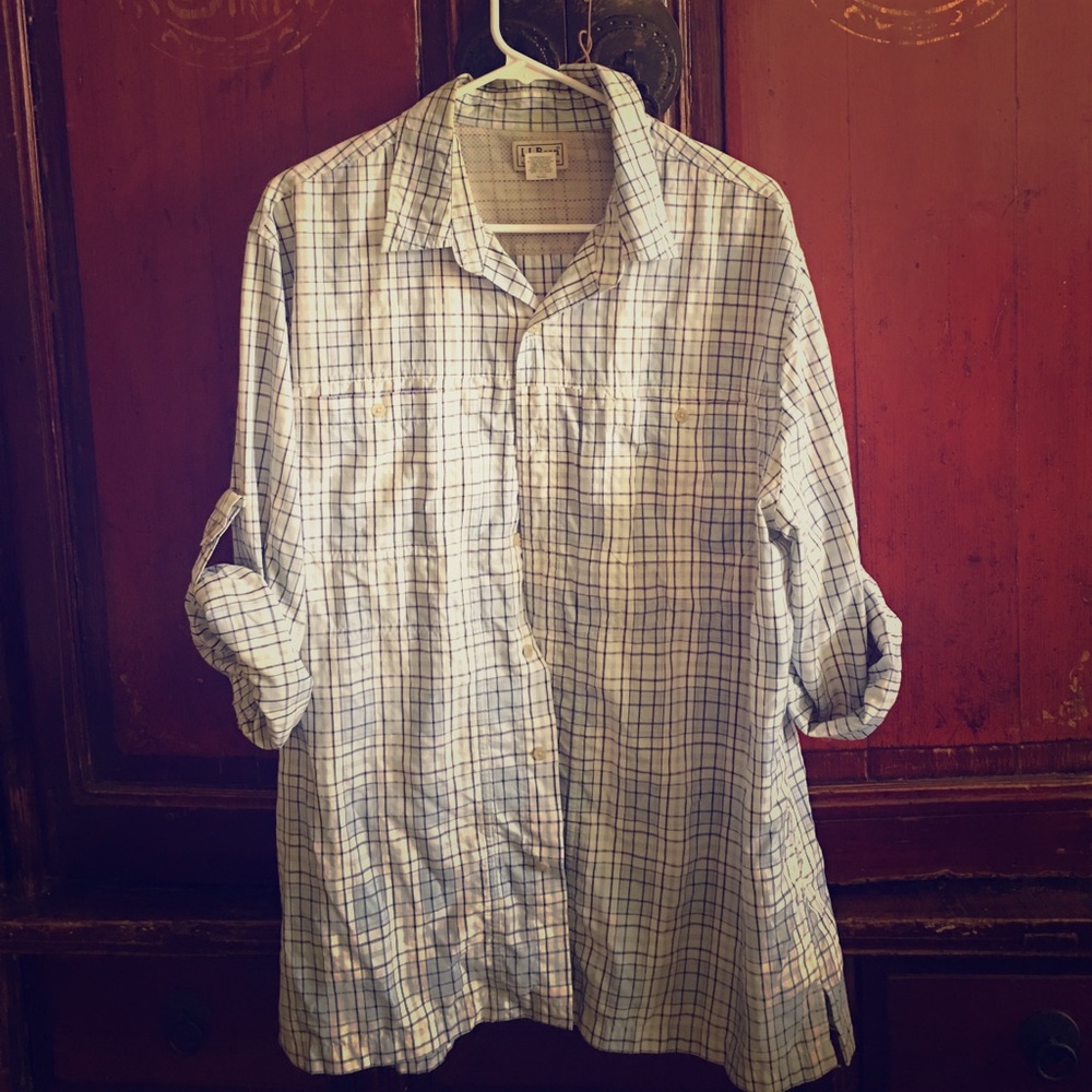 Men's casual dress shirt