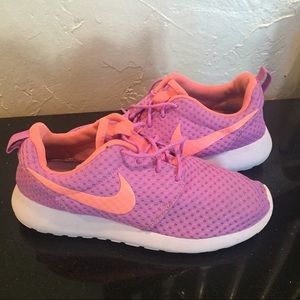 Nike roshe size 71/12