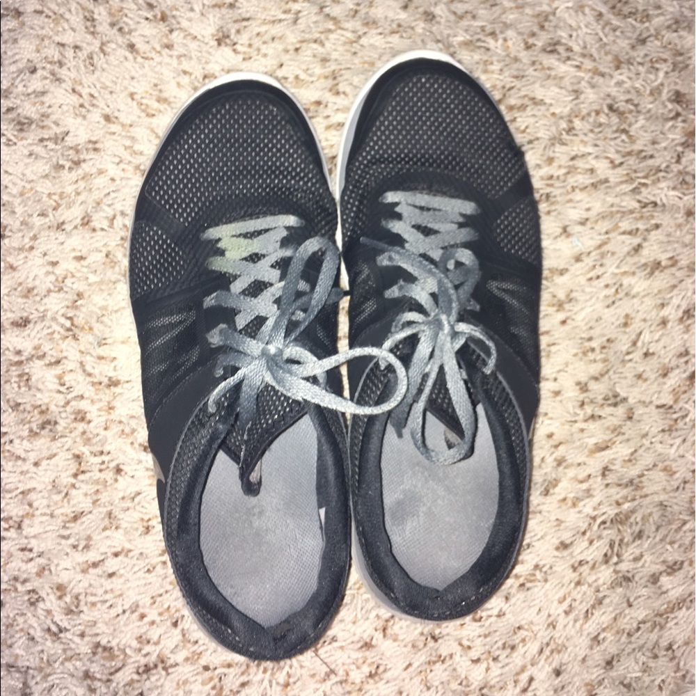 Black Nike Flex