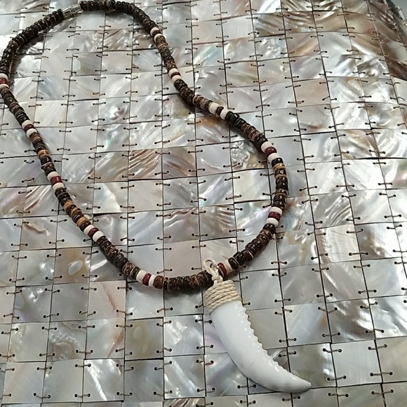 Men's shark tooth Shell necklace - Picture 2 of 5