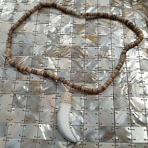 Men's shark tooth Shell necklace - Picture 4 of 5