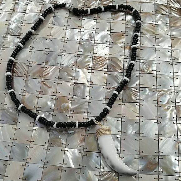 Men's shark tooth Shell necklace - Picture 5 of 5