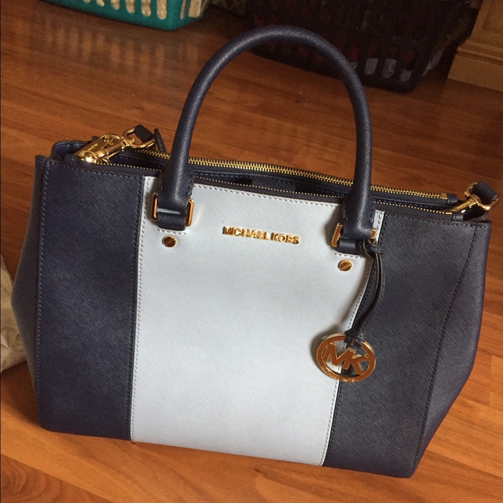 Micheal Kore purse