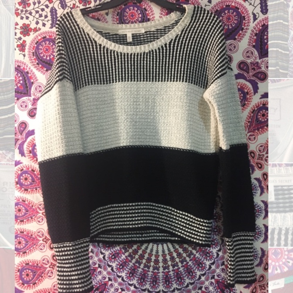 Black & White Knit Sweater 🖤