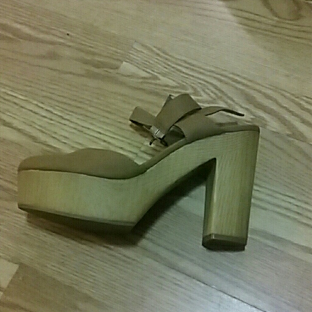 Shoes - Picture 2 of 2
