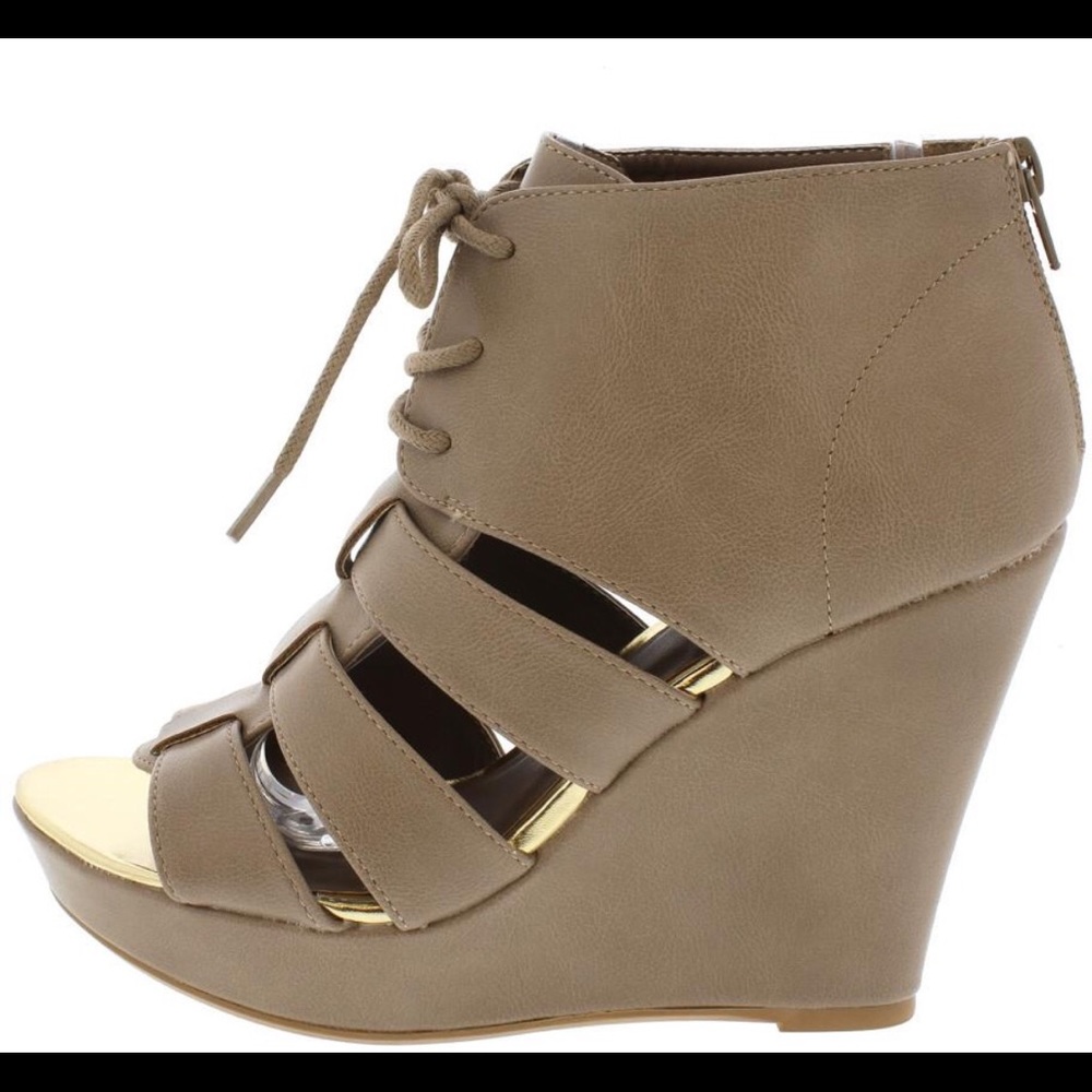 NEW tan & gold wedges size 8