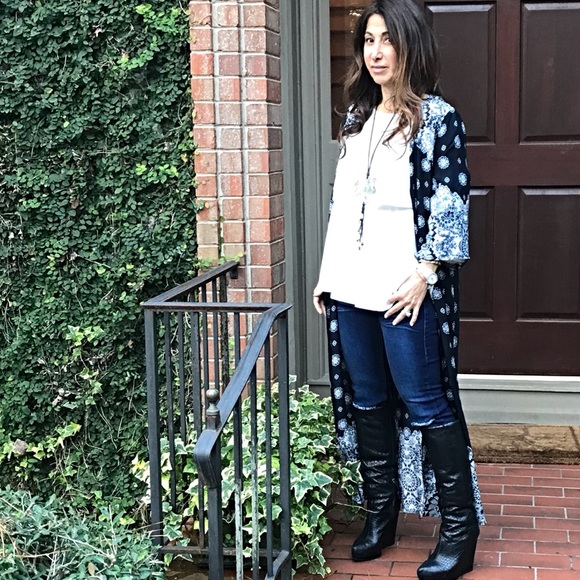 Beautiful side split open woven duster - Picture 3 of 8