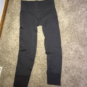 Lulu lemon yogas