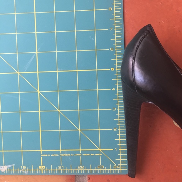 Black L.A.M.B. heels with buckles - Picture 5 of 8