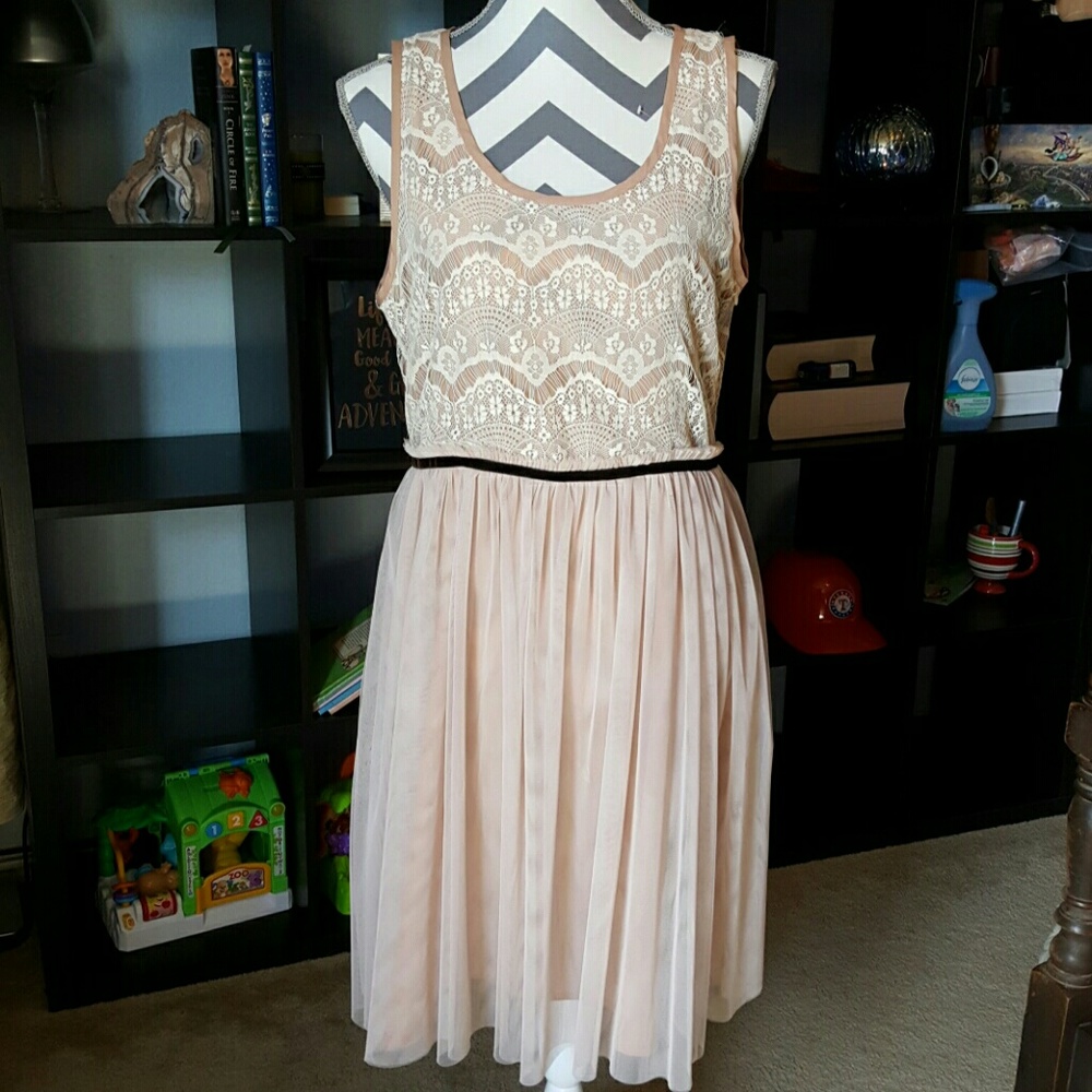 Altar'd State flowy tool and lace dress