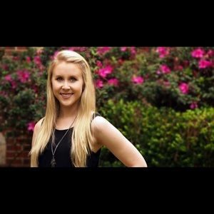 Meet your Posher, Kelli