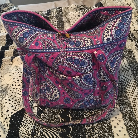 Vera Bradley Handbags - Vera Bradley best selling Vera tote
