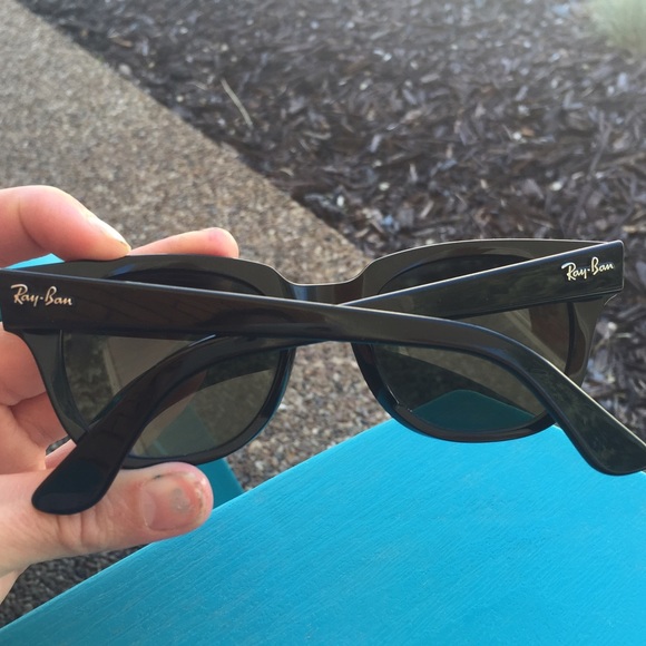SOLD Ray-Ban - Picture 2 of 4