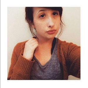 Meet your Posher, Alyssa