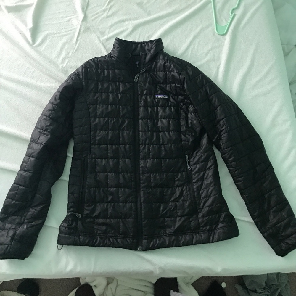 Women's nano puff zip up jacket.