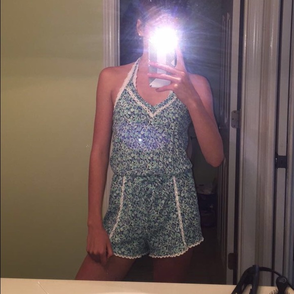 Floral Romper - Picture 4 of 5