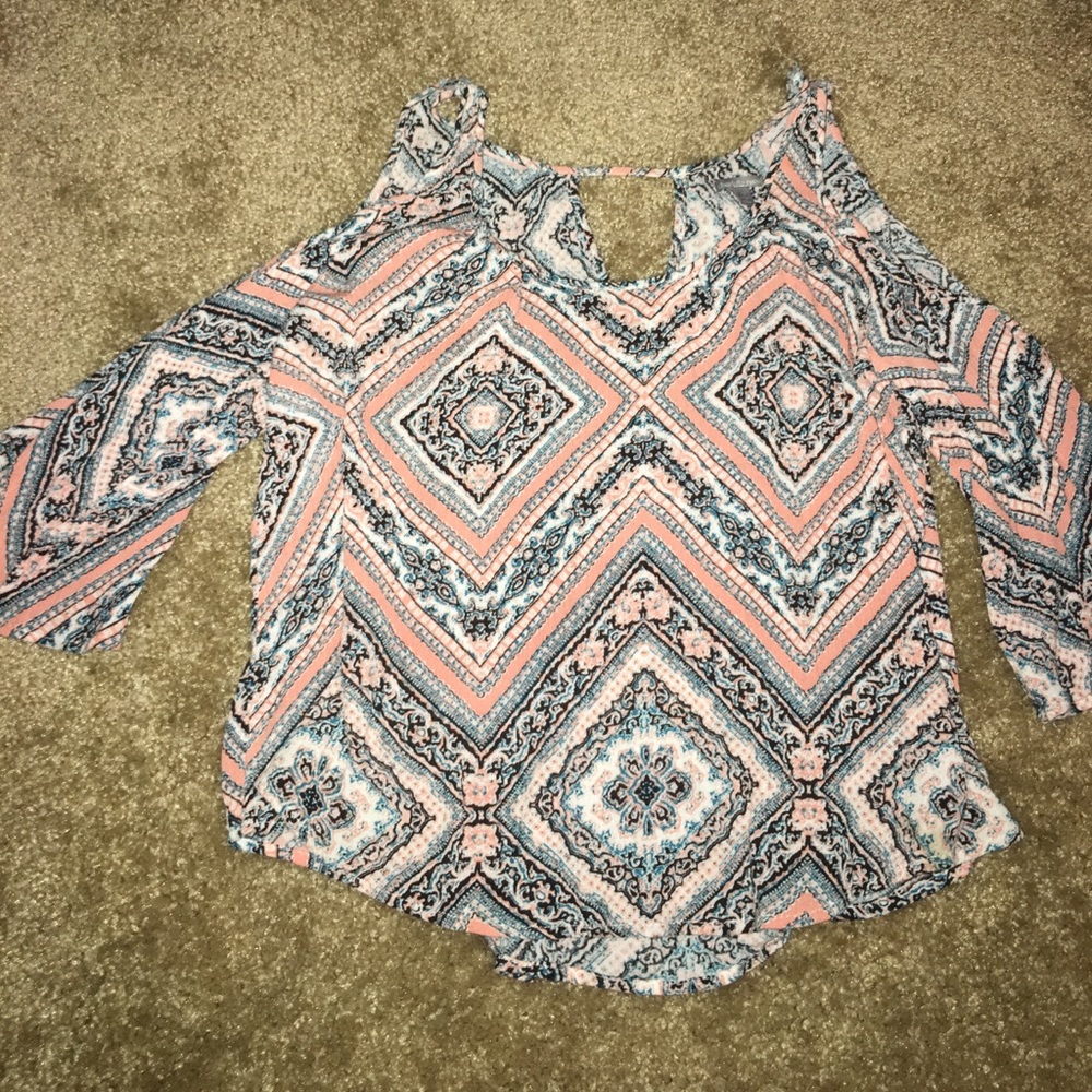 Half sleeve Charlotte Russe top!