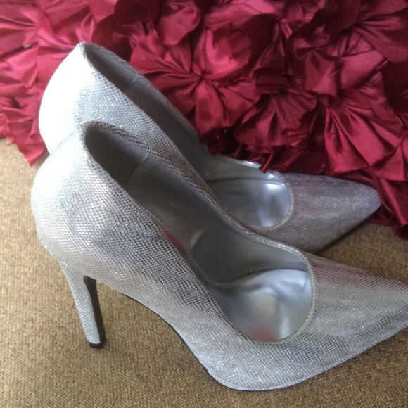Qupid silver heels size 7 - Picture 3 of 7