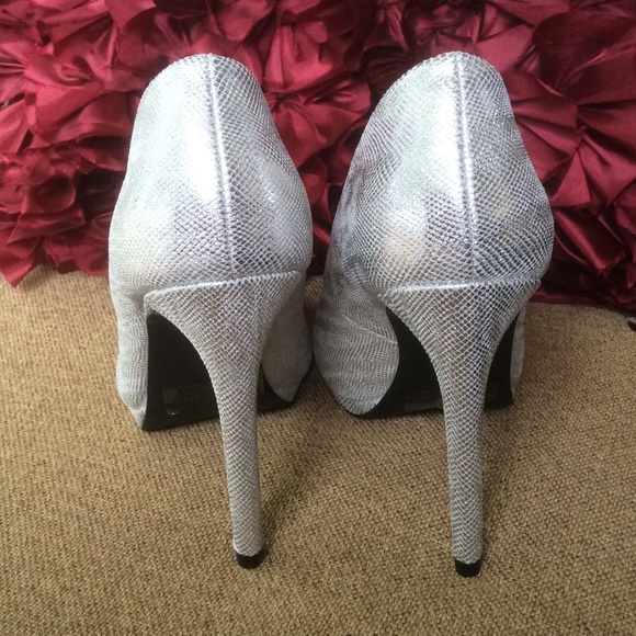 Qupid silver heels size 7 - Picture 2 of 7