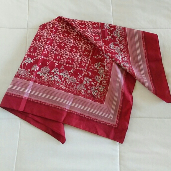 Vintage Accessories - 🌟Weekend Sale 🌟Vintage red floral neck scarf