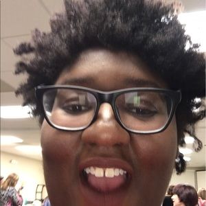 Meet your Posher, Tabitha