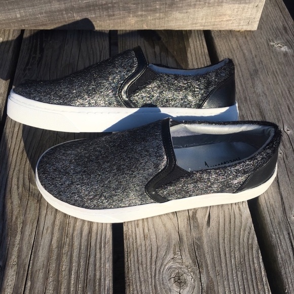 Luichiny Silver Fur Loafers! NEW! - Picture 6 of 10